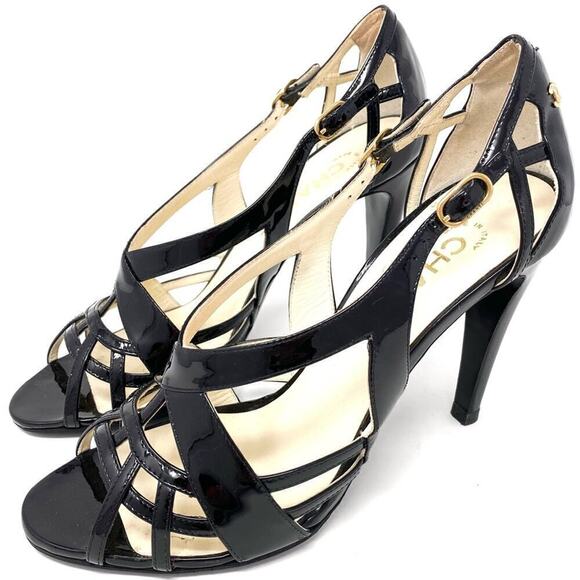 CHANEL CC LOGO BLACK PATENT LEATHER SANDALS HEELS EU 39 / US 9 - Picture 3 of 10
